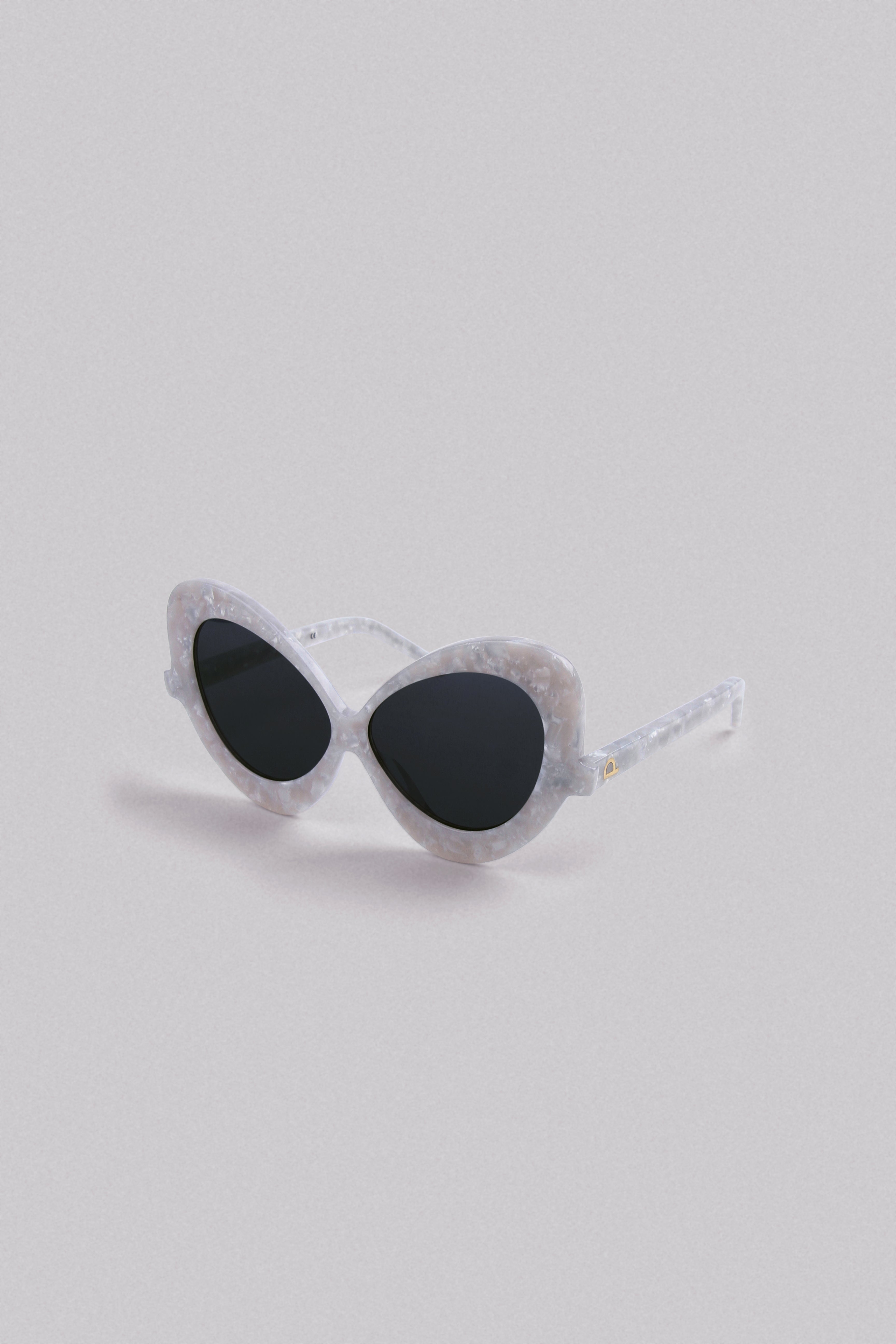 FLORA - Mother of Pearl